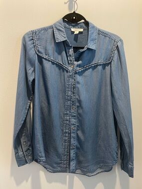 NWOT BEACHLUNCHLOUNGE Light Blue Lyocell Denim Top Shirt